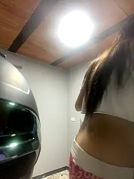 Snapshot of SarahStones chatting on 09.17.25 SarahStones online show from 09.17.25