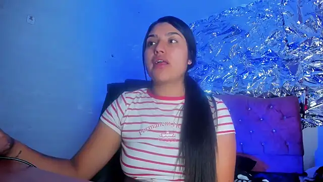 Snapshot of SarahStones chatting on 02.16.26 SarahStones online show from 02.16.26