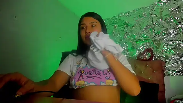 Snapshot of SarahStones chatting on 02.20.26 SarahStones online show from 02.20.26