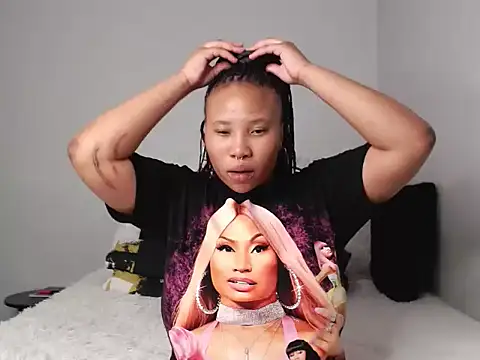 DrippinCaramelCutie online show from 12.26.24