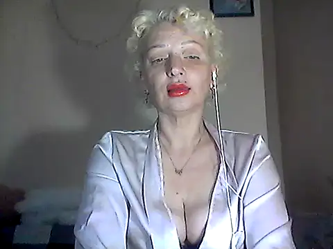 Snapshot of MaryJane441 chatting on 04.18.26 MaryJane441 online show from 04.18.26