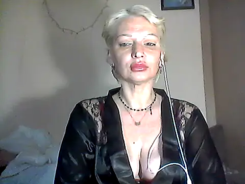 Snapshot of MaryJane441 chatting on 04.27.26 MaryJane441 online show from 04.27.26