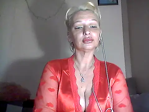Snapshot of MaryJane441 chatting on 05.15.26 MaryJane441 online show from 05.15.26