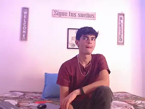 Snapshot of harrytomson_1 chatting on 01.12.25 harrytomson 1 online show from 01.12.25