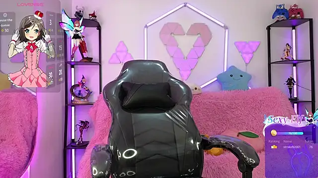 Snapshot of littlevixen18 chatting on 03.20.25 littlevixen18 online show from 03.20.25