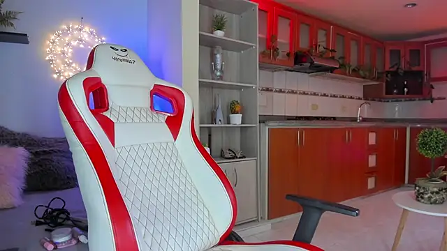 Snapshot of honey_fox1 chatting on 01.22.25 honey fox1 online show from 01.22.25