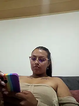 Snapshot of Fantasy-gil chatting on 03.05.25 Fantasy-gil online show from 03.05.25