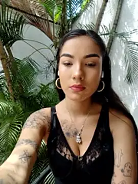 scarlet castro online show from 11.25.25