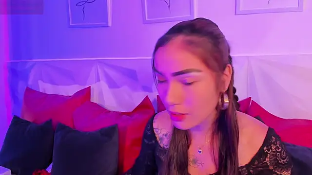 scarlet castro online show from 04.13.26