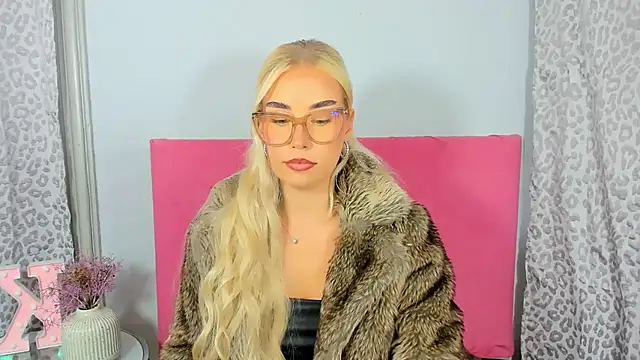 KristyHoney online show from 10.09.25