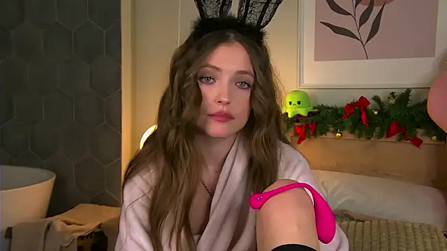 AshleyDouglas online show from 12.30.24