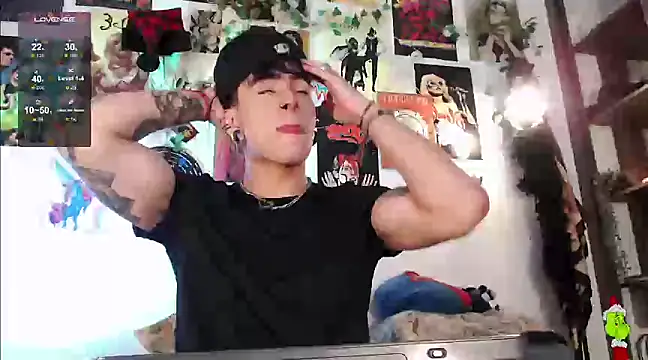 Snapshot of Mathew_stardust chatting on 01.10.25 Mathew stardust online show from 01.10.25