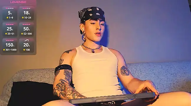 Snapshot of Mathew_stardust chatting on 03.19.25 Mathew stardust online show from 03.19.25