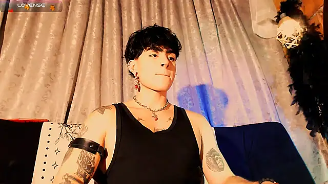 Snapshot of Mathew_stardust chatting on 10.04.25 Mathew stardust online show from 10.04.25