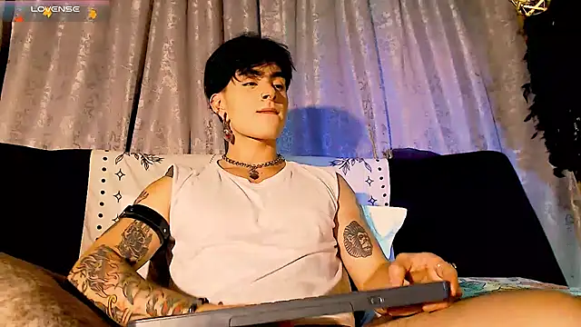 Snapshot of Mathew_stardust chatting on 10.10.25 Mathew stardust online show from 10.10.25