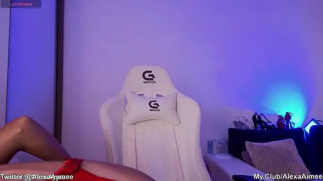 AlexaAimee online show from 10.30.25