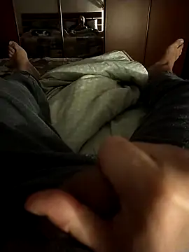 Snapshot of user_662 chatting on 11.18.25 user 662 online show from 11.18.25