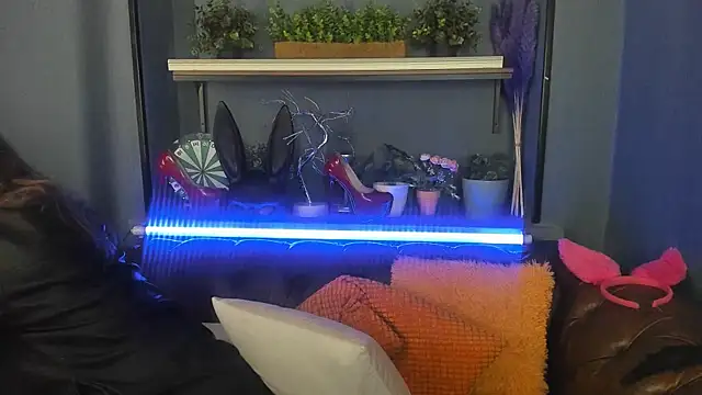 JesiaFoxi online show from 02.25.25