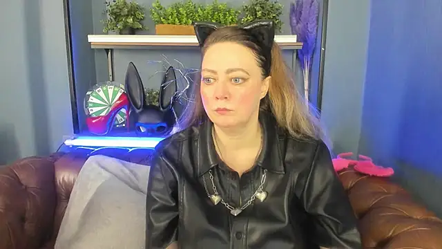 JesiaFoxi online show from 02.28.25