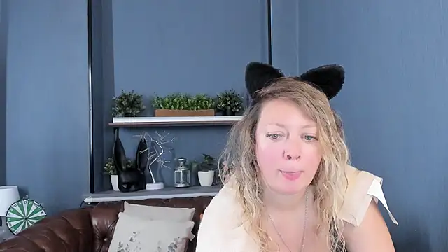 JesiaFoxi online show from 10.07.25