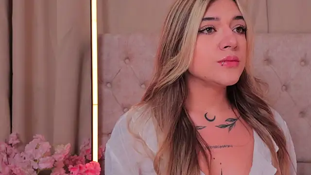 ashleyvalirya online show from 01.22.25