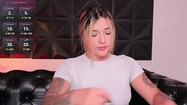 ashleyvalirya online show from 01.23.25