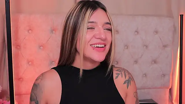 ashleyvalirya online show from 01.31.25