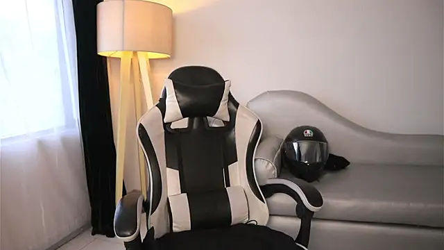 ashleyvalirya online show from 04.08.26