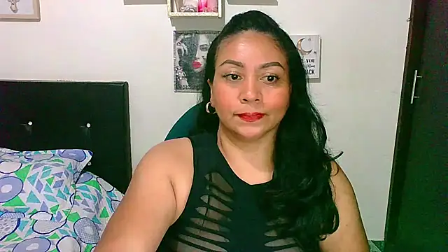 Snapshot of zaray_bella chatting on 04.17.26 zaray bella online show from 04.17.26