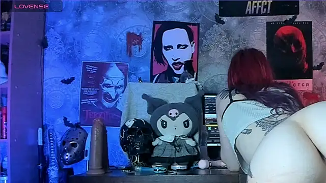 KuromiRacer  online show from 09.08.25
