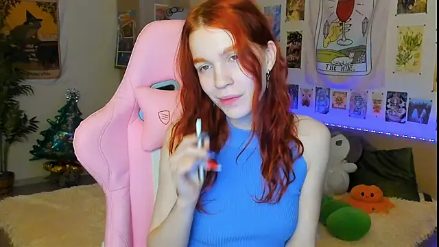 Snapshot of Sunny_Elly chatting on 12.21.24 Sunny Elly online show from 12.21.24