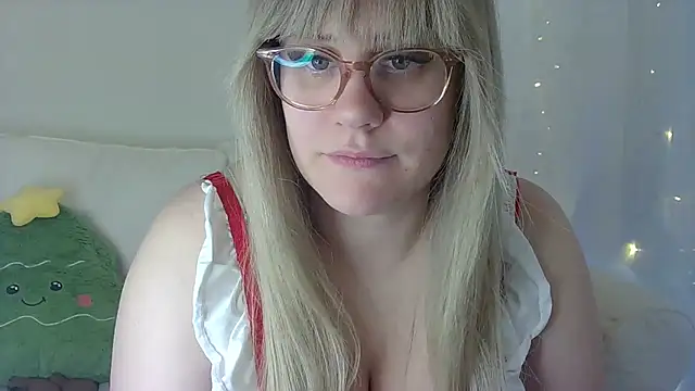 Snapshot of miramore chatting on 12.08.24 miramore online show from 12.08.24