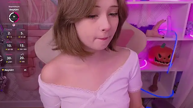 Mary uw online show from 10.23.25