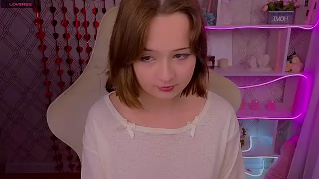 Snapshot of Mary_uw chatting on 02.12.26 Mary uw online show from 02.12.26