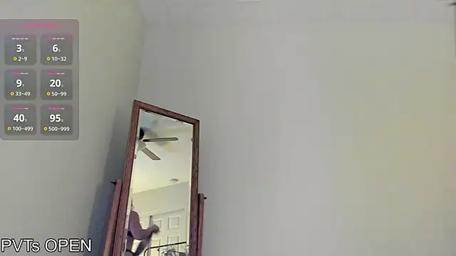 Peaches N Kreme online show from 10.15.25