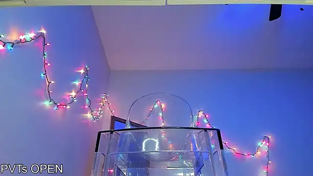 Peaches N Kreme online show from 12.05.25