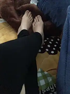 Snapshot of Lona_Lina chatting on 12.18.24 Lona Lina online show from 12.18.24