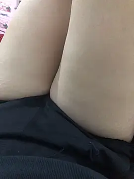 Snapshot of Lona_Lina chatting on 01.20.25 Lona Lina online show from 01.20.25