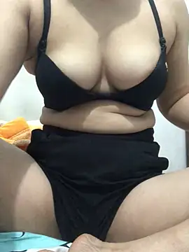 Snapshot of Lona_Lina chatting on 01.23.25 Lona Lina online show from 01.23.25