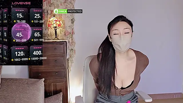 Snapshot of L-Moonlight chatting on 01.04.25 L-Moonlight online show from 01.04.25