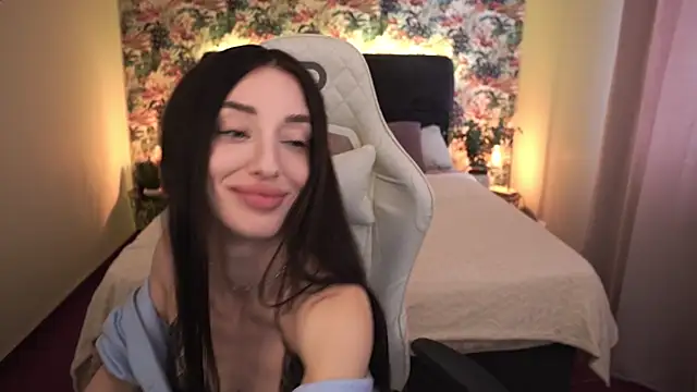 Snapshot of Alice_Arwen chatting on 03.16.25 Alice Arwen online show from 03.16.25