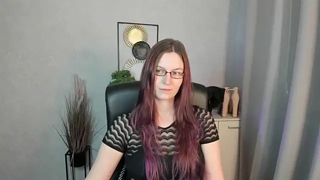 emmaxDelight online show from 04.15.26