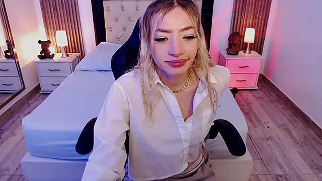 zoe jones13 online show from 10.08.25