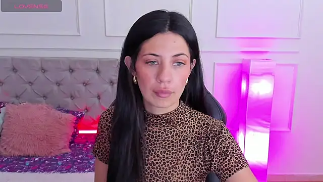 Emma Brown 0 online show from 01.28.25