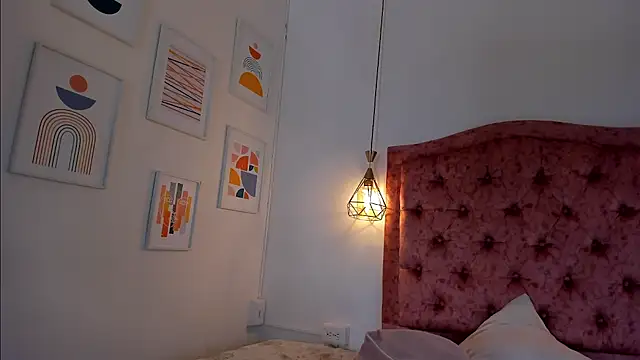 Snapshot of aprill21_ chatting on 12.02.24 aprill21 online show from 12.02.24