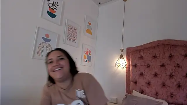 Snapshot of aprill21_ chatting on 12.13.24 aprill21 online show from 12.13.24