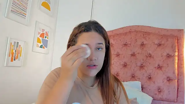 Snapshot of aprill21_ chatting on 12.16.24 aprill21 online show from 12.16.24