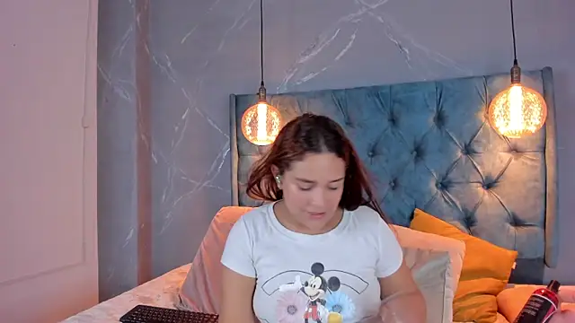 Snapshot of aprill21_ chatting on 12.20.24 aprill21 online show from 12.20.24