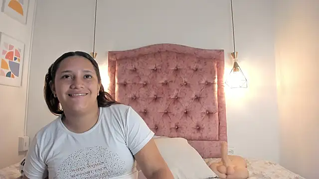 Snapshot of aprill21_ chatting on 03.01.25 aprill21 online show from 03.01.25