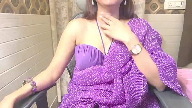 Snapshot of Your_Sassy_Goddess chatting on 02.28.25 Your Sassy Goddess online show from 02.28.25